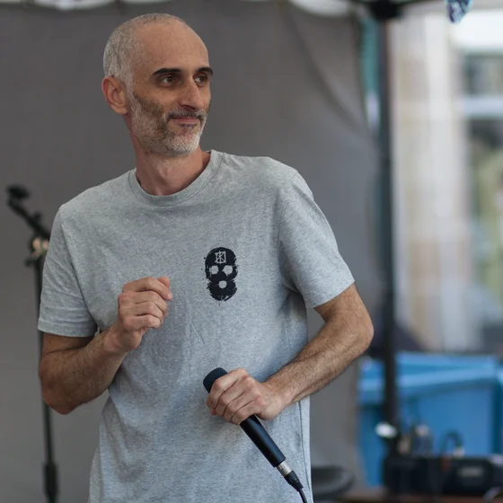 Photo de l’l1consolable qui danse